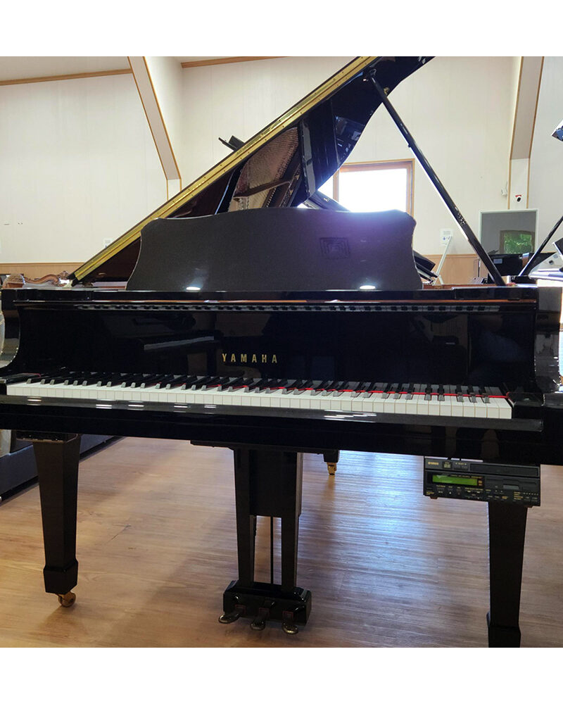 YAMAHA C1 (USED) Grand Piano