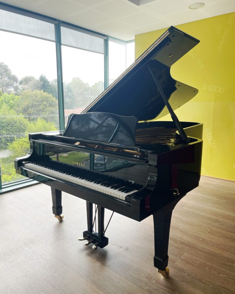 Pre-owned YAMAHA CF Concert Grand (275cm)